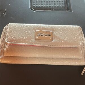 Kenneth Cole Reaction Cream Embossed Wallet